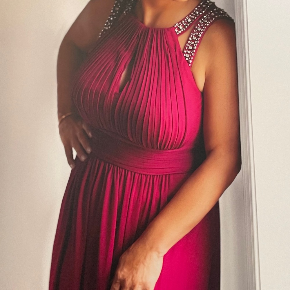 Beautiful Gala dress by Eliza J / Size 6 / Color Coral